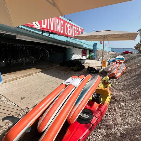 Leas Santorini, 006 דרמי